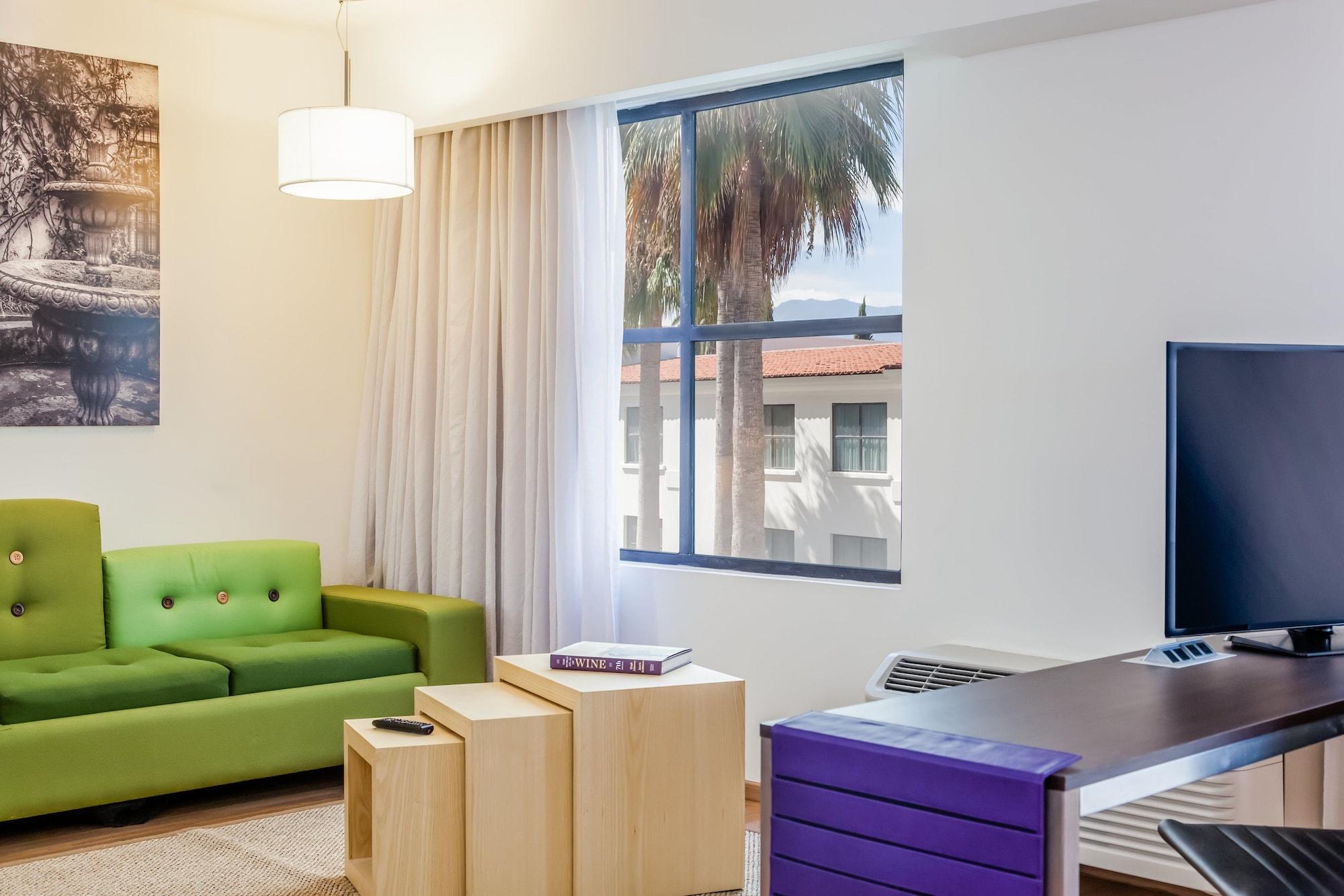 Fiesta Inn Сальтильо Номер фото