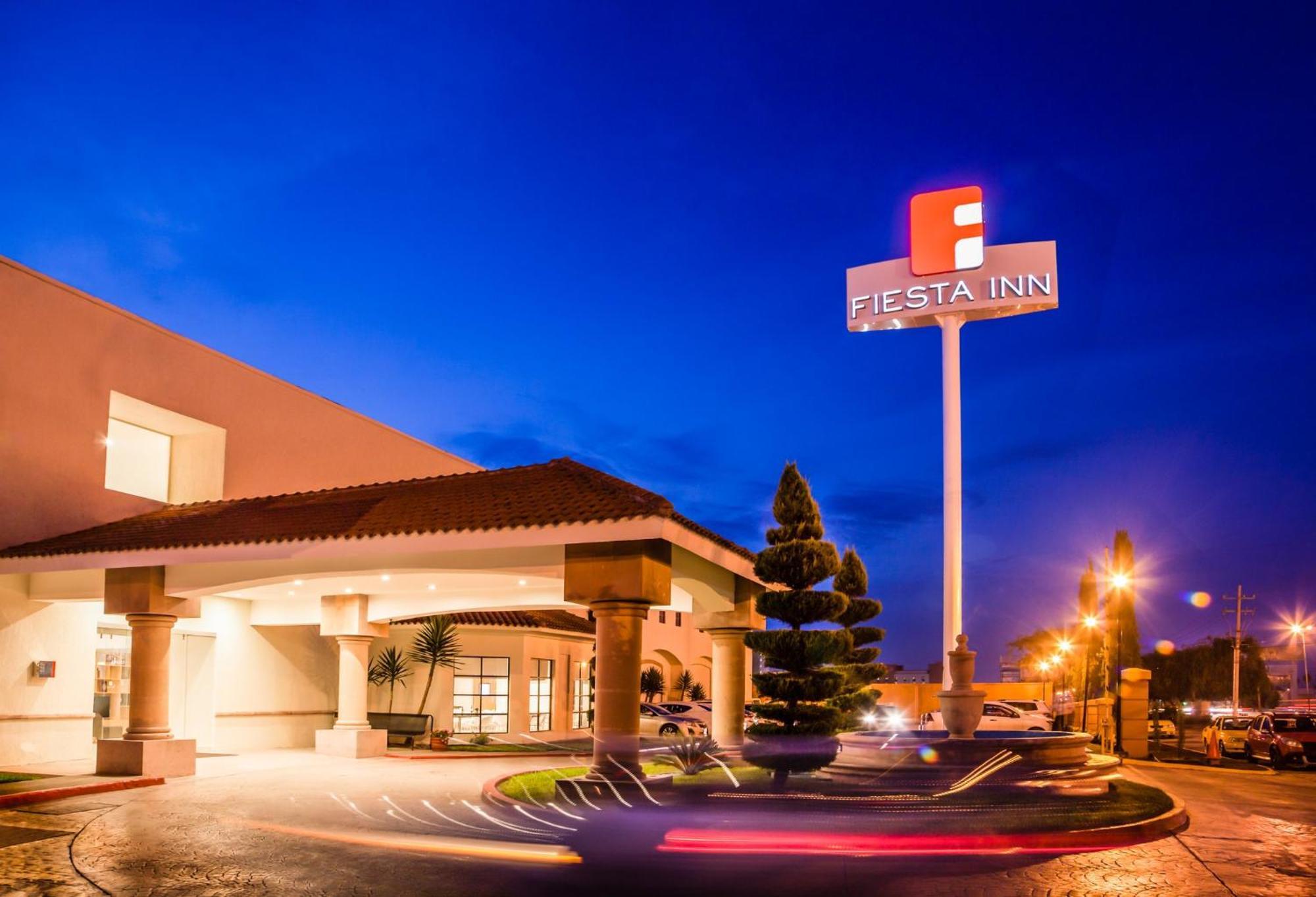 Fiesta Inn Сальтильо Экстерьер фото