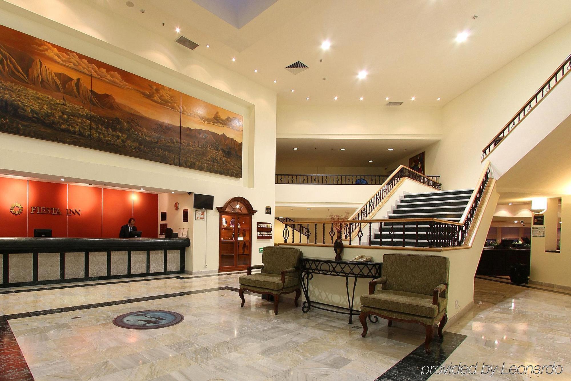 Fiesta Inn Сальтильо Экстерьер фото