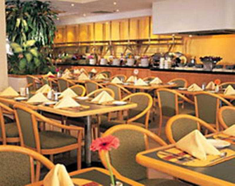 Fiesta Inn Сальтильо Экстерьер фото