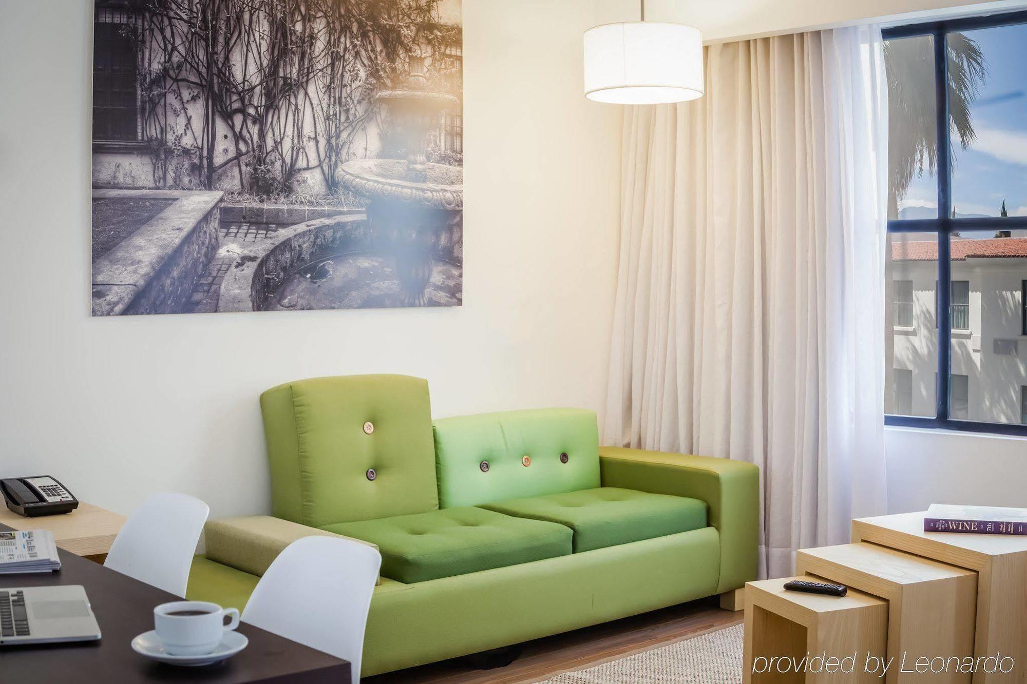 Fiesta Inn Сальтильо Номер фото